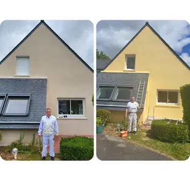 Ravalement de façade d'une maison à pignon, enduit repeint en jaune