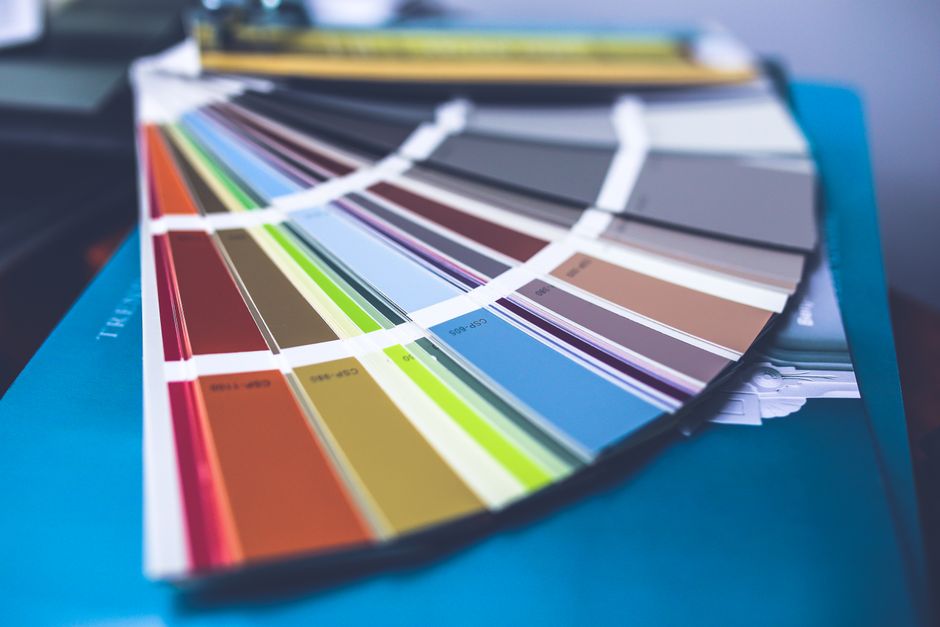 Nuancier de teintes pour façade — illustration de l'article : Peinture façade blanche : avantages techniques pour une rénovation durable