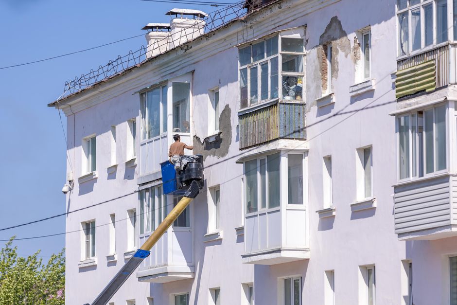 Façade de maison rénovée — illustration de l'article : Ravalement de façade 2026 : prix moyen au m² et fourchette de coûts