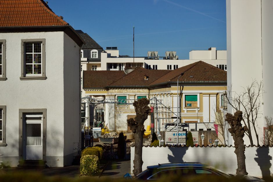 Façade de maison rénovée — illustration de l'article : Prix ravalement façade 100m² : coût moyen et conseils essentiels