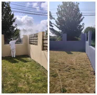 Application de peinture au pistolet airless sur un mur de clôture à Saint-Derrien (29) - LC Peinture